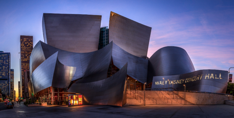 Construction of the Walt Disney Concert Hall